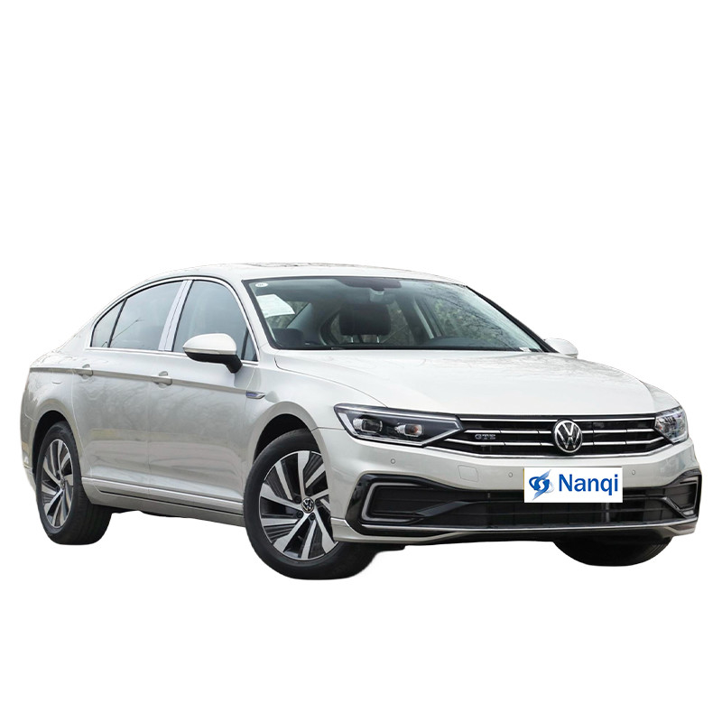 MAGOTAN GTE middelgrote VW plug-in hybride auto, 4-deurs, 5-zits sedan
