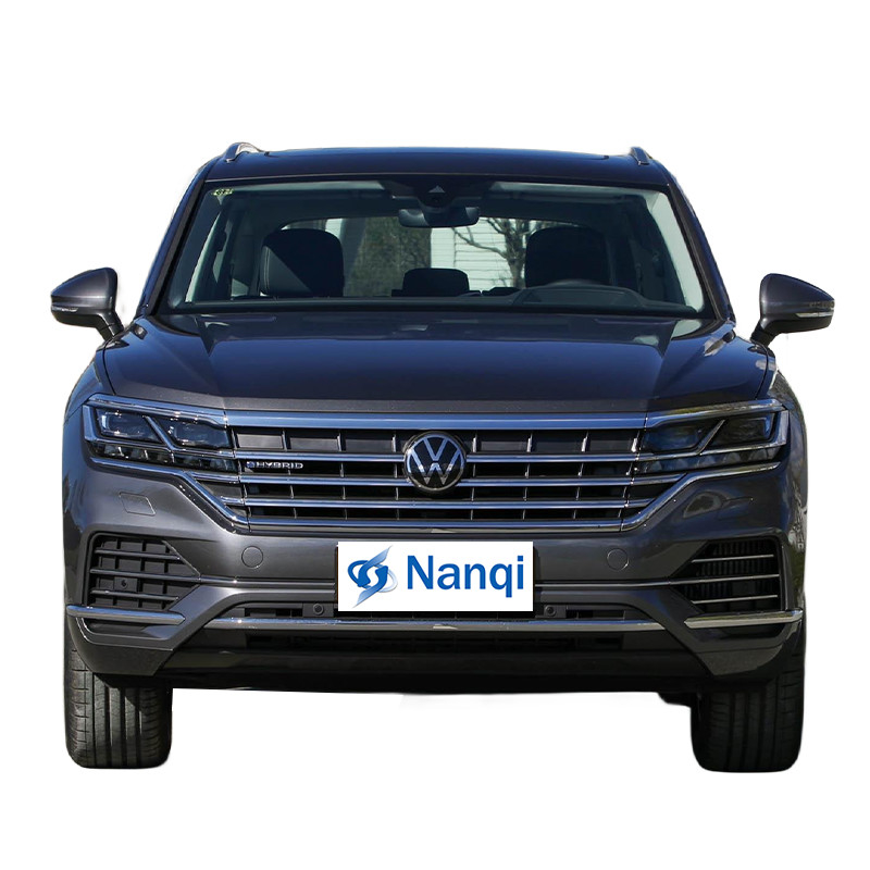 Mode Volkswagen Touareg SUV PHEV 2.0T 252 HP L4 VW Touareg Zwarte Edition
