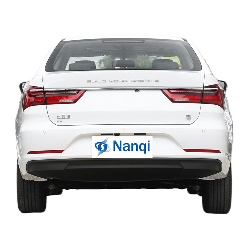 Pure Electric BYD Qin EV New Energy Vehicles 136P 4 deuren 5 zitplaatsen