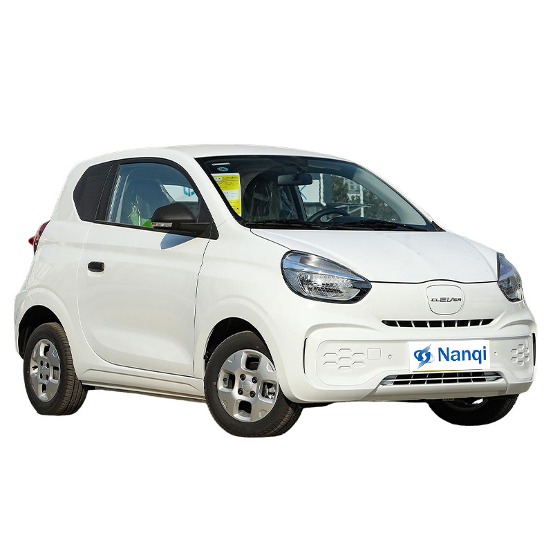 Kleine elektrische auto 45p 3 deuren 4 zitplaatsen met 9 inch lcd scherm